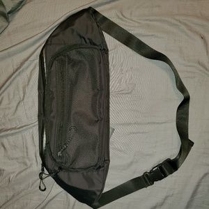 Single strap crossbody bag